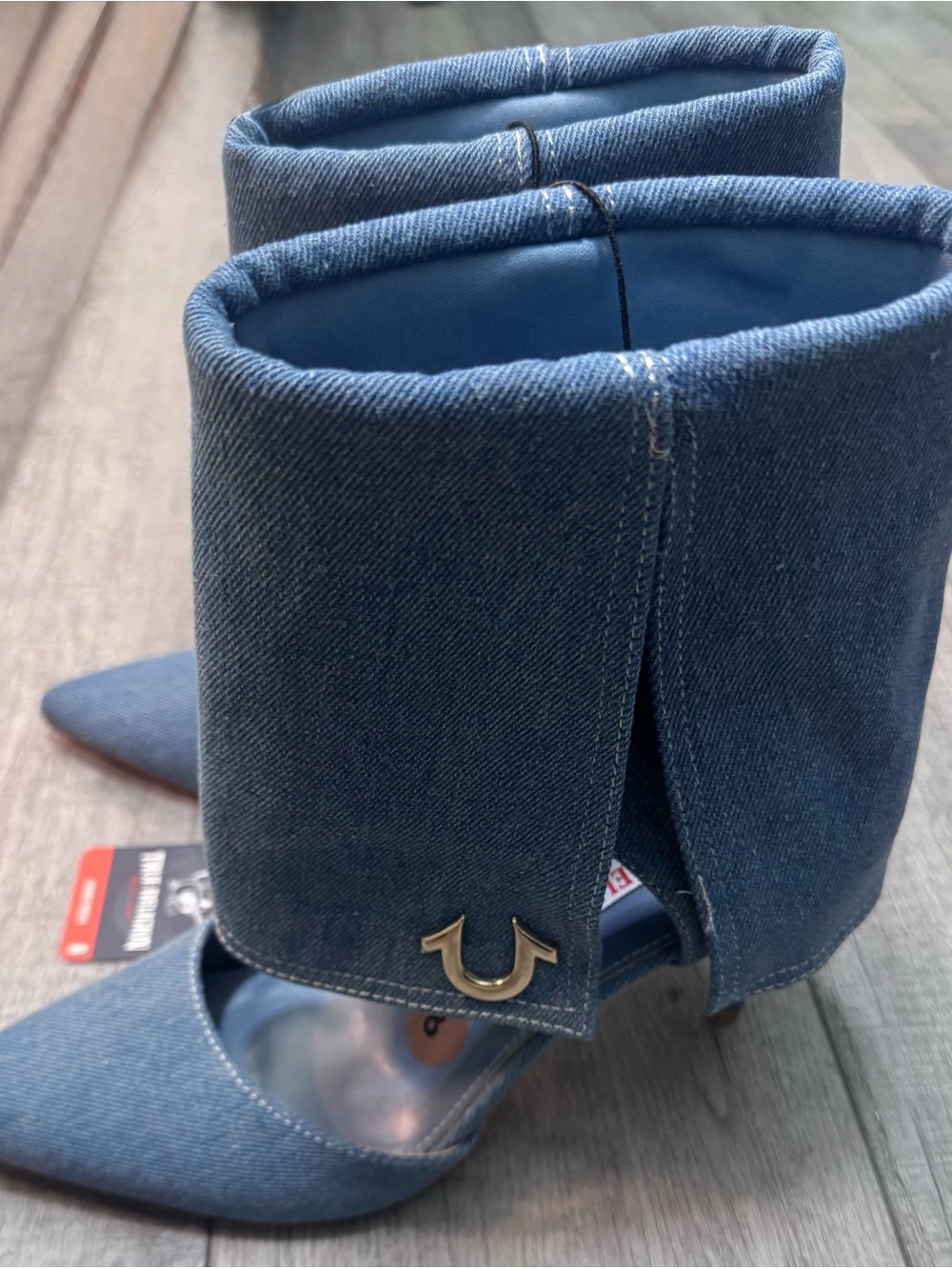 True Religion Her Foldover Cuff Denim Heels Women’s Size 8 NWT $99 Pointed Toe